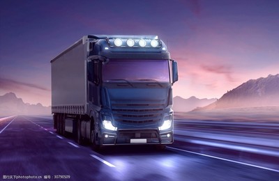 卡車運(yùn)輸 現(xiàn)代物流的動(dòng)脈與科技演變